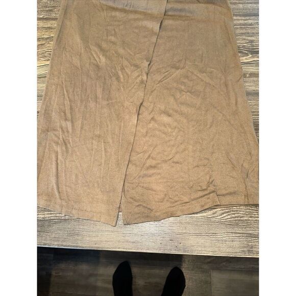 Tahari Women Size Medium Brown Classic Pencil Skirt. NWOT. 1 - Picture 2 of 6